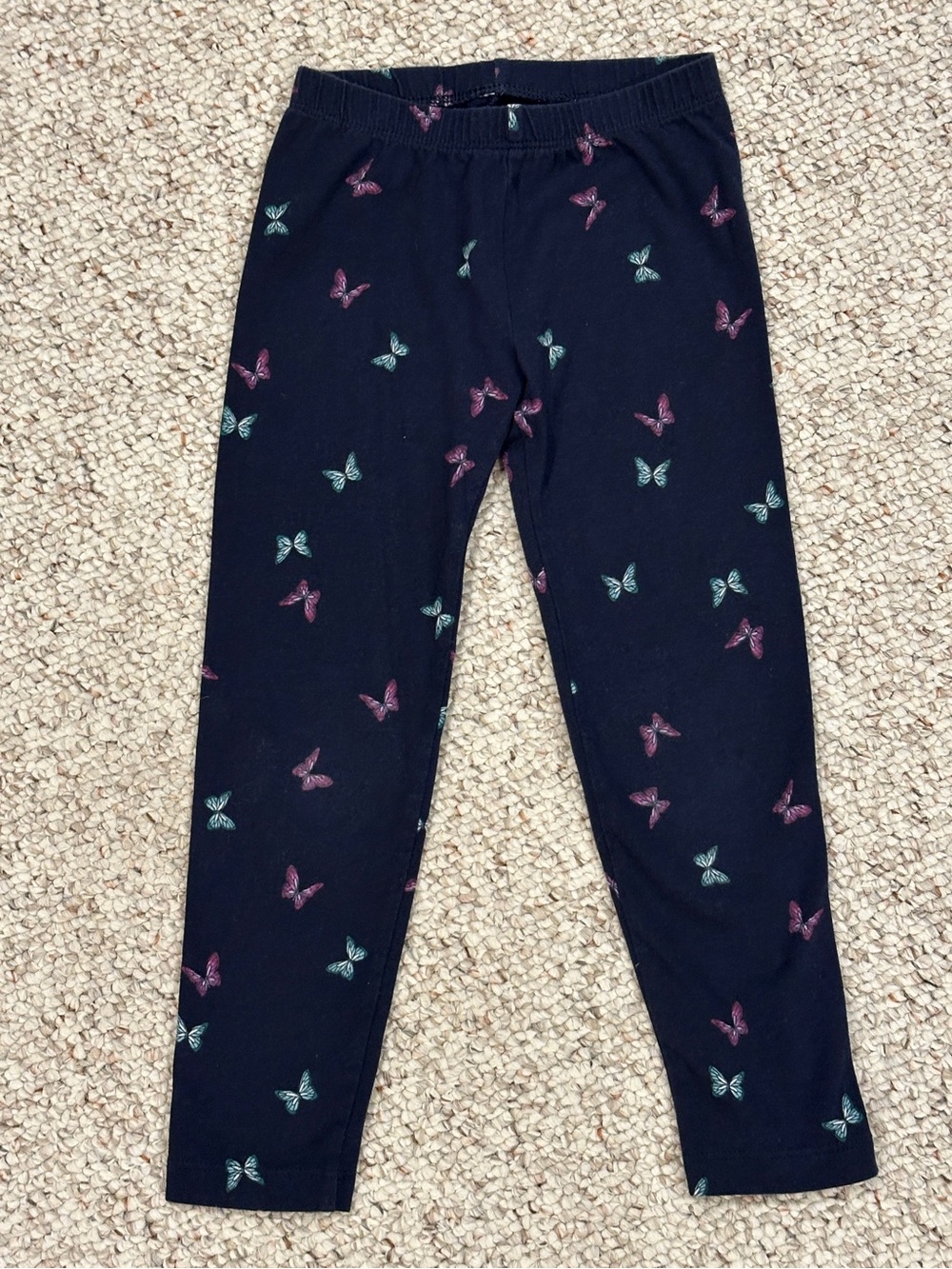 Bundle of 4 pairs of leggings for girls. Size 4T - Picture 7 of 12
